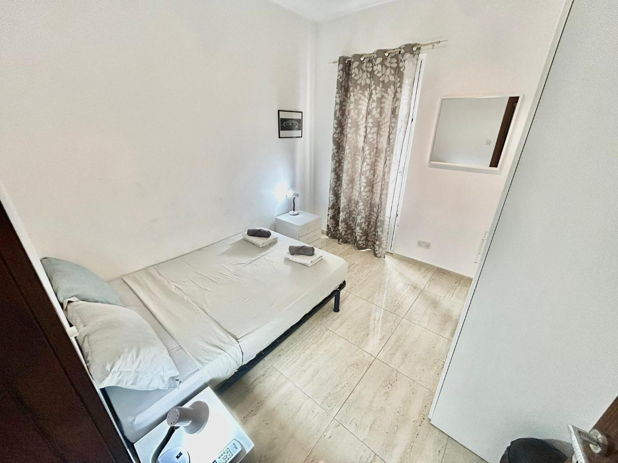 Sliema 2 Bedroom Apartment Экстерьер фото